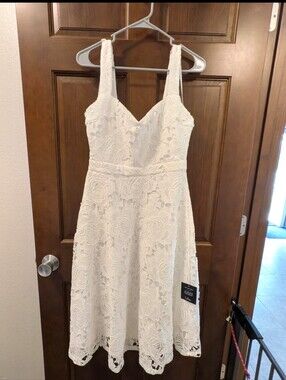 Sleeveless White Lace A-line Dress